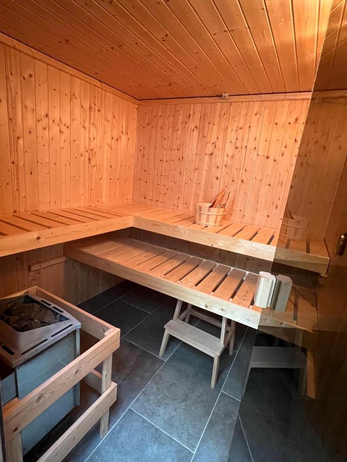 Ferienhaus Auszeit Mit Sauna Schwarz Bagian luar foto